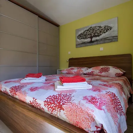 Holiday House Nastija 펜션