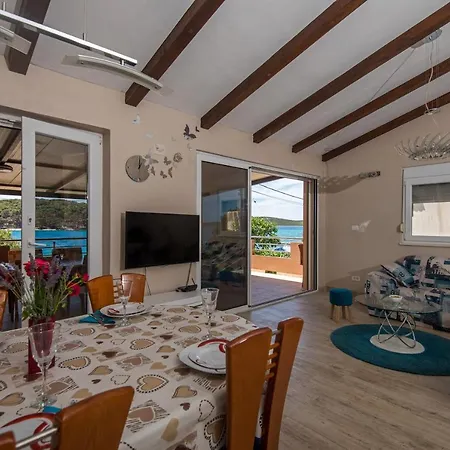 펜션 Holiday House Nastija Brgulje