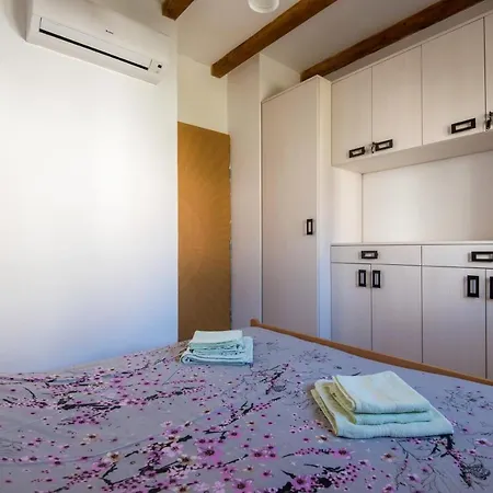 Holiday House Nastija 펜션